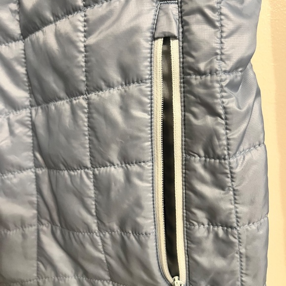 Women’s LL bean primaloft coat size medium - Picture 4 of 9